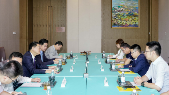 省尊龙凯时集团党委书记、董事长任丁与腾讯“王者荣耀”CTO邓君、腾讯大成网总裁郑亮座谈交流